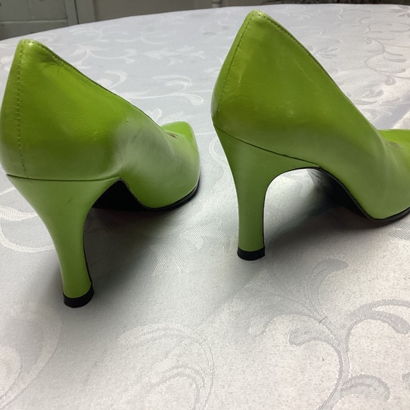 Charles Jourdan  APPLE GREEN HEELS SIZE 4/1/2 RARE SIZE.  See description💚💚💚 - Picture 10 of 13